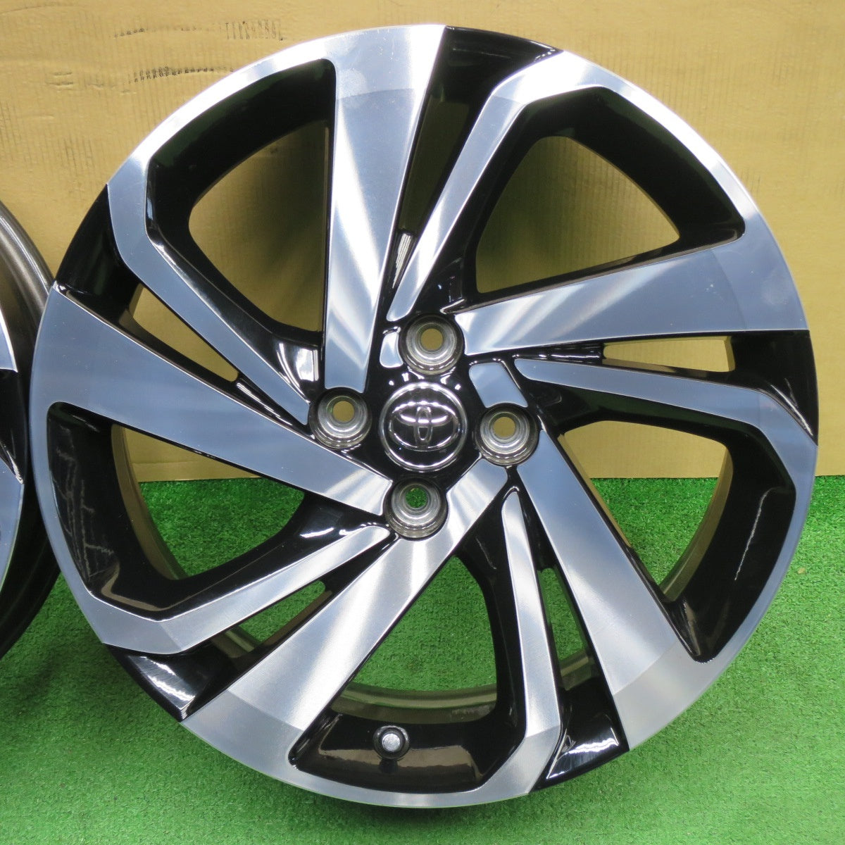 キレイ★トヨタ ライズ ダイハツ ロッキー 純正 ホイール 17インチ 17×6J PCD100/4H★6060501NKホ