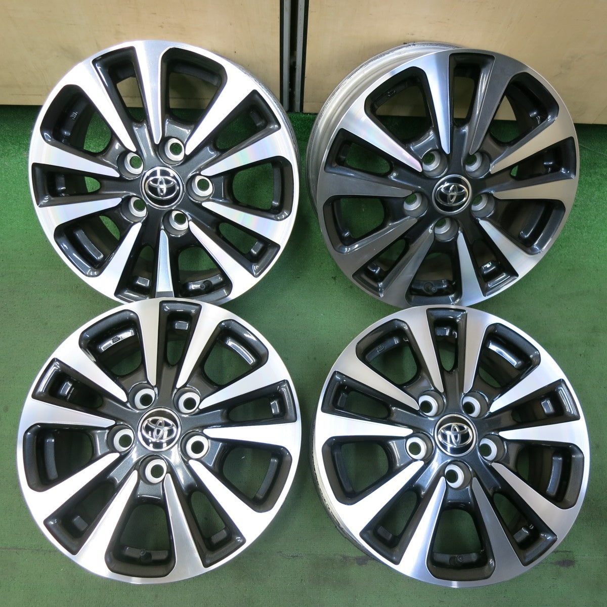 キレイ★トヨタ 80系 エスクァイア 純正 ホイール 15インチ 15×6J PCD114.3/5H★5052110SYホ
