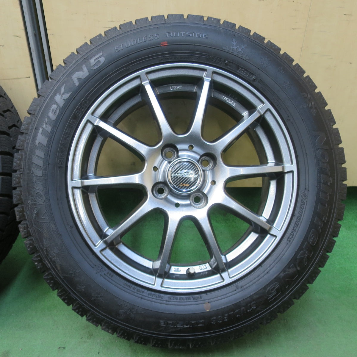 ほぼ未使用！24年！キレイ★スタッドレス 185/65R15 オートバックス ノーストレック N5 SCHNEIDER シュナイダー 15インチ PCD100/4H★6021110イス