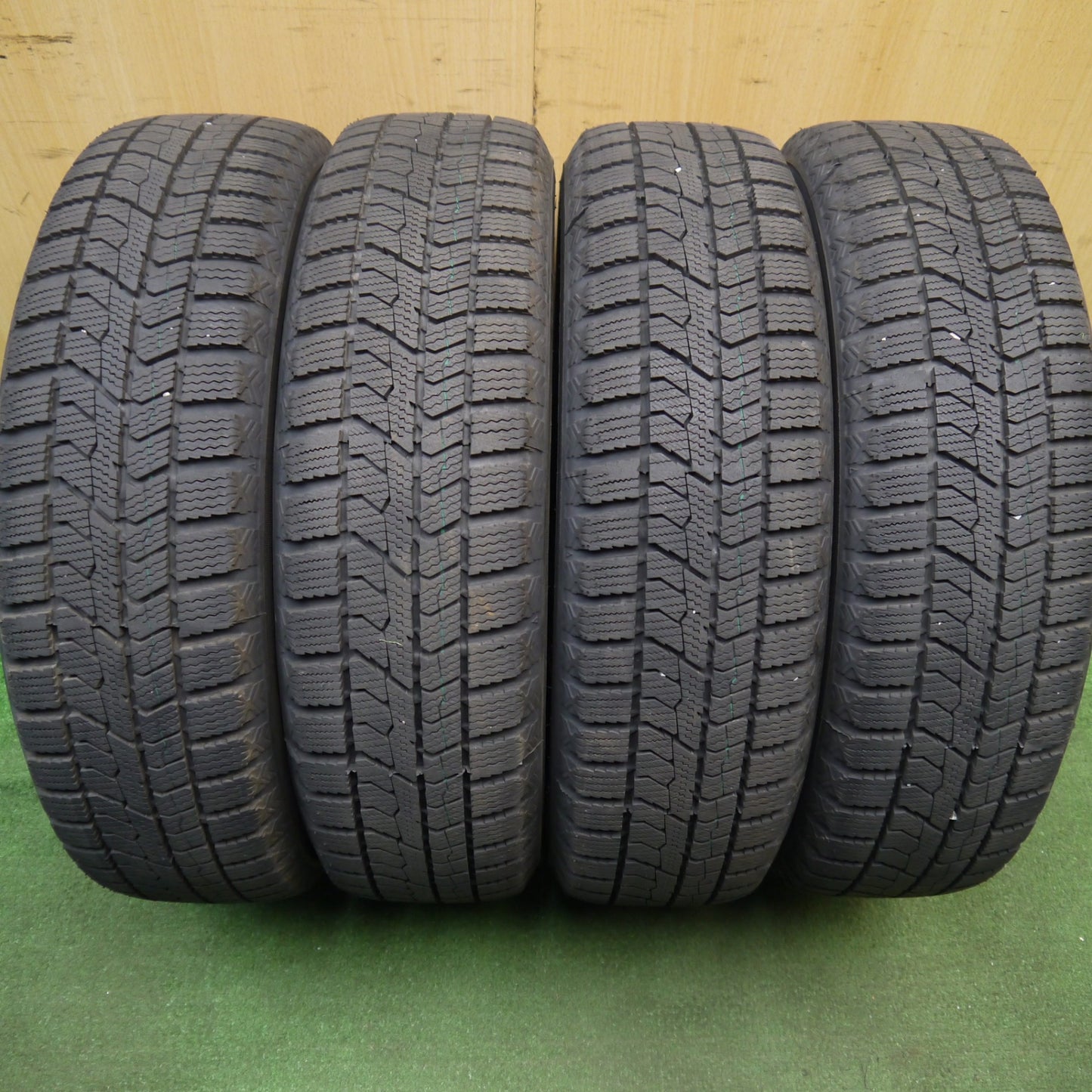 タイヤほぼ未使用！23年！キレイ★スタッドレス 165/65R15 トーヨー オブザーブ GIZ2 D.O.S. DOS 15インチ 軽サイズ ハスラー 等 PCD100/4H★5040903Hス