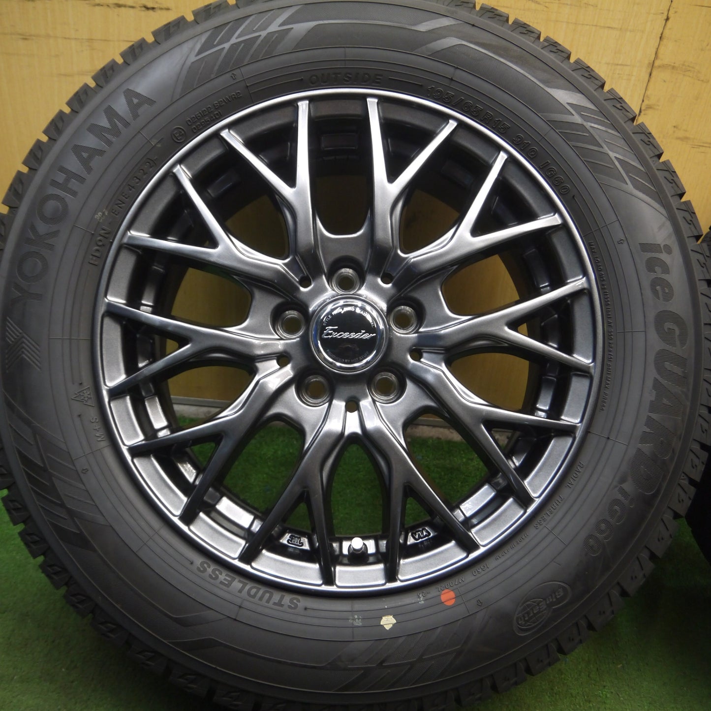 [送料無料] バリ溝！22年！キレイ！ほほ10分★スタッドレス 195/65R15 ヨコハマ アイスガード IG60 Exceeder エクシーダー 15インチ PCD100/5H★4030106Hス