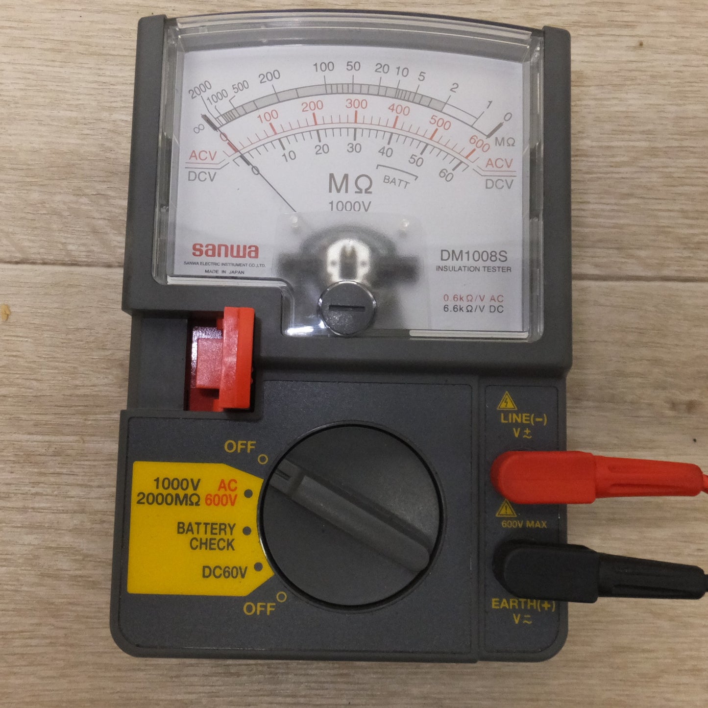 [送料無料] 美品★三和電気計器 SANWA 絶縁抵抗計 DM1008S　INSULATION RESISTANCE TESTER★