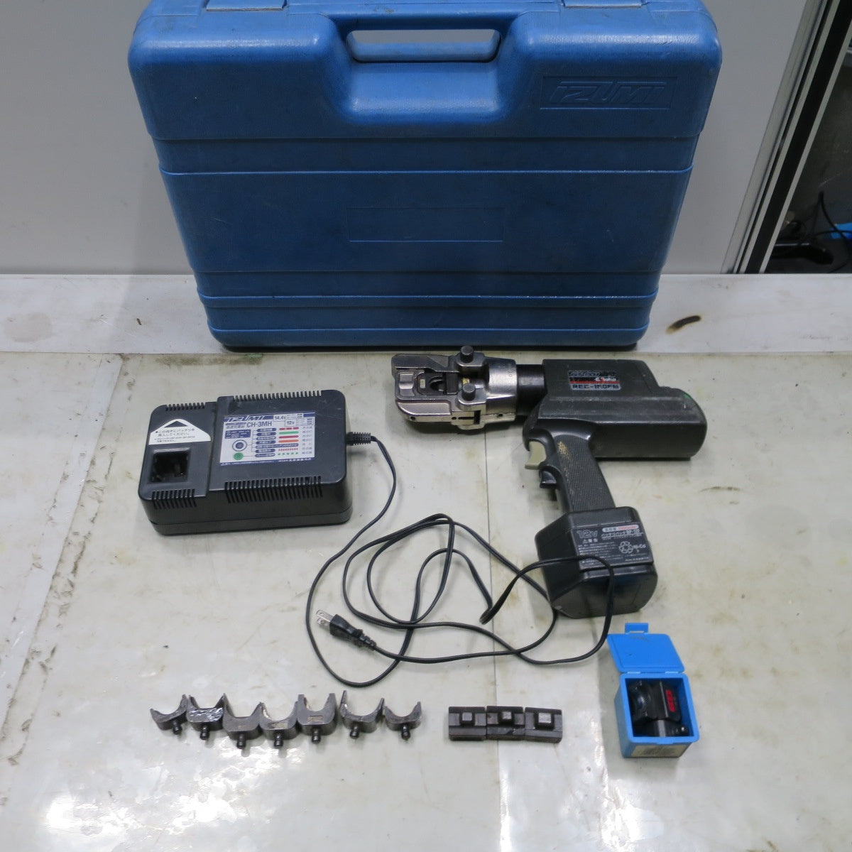 [送料無料] 付属品付き◆IZUMI 泉精器 電動 油圧式 多機能 工具 REC-150FM 電動 工具 充電器 CH-3MH バッテリー BP-12F 12V◆