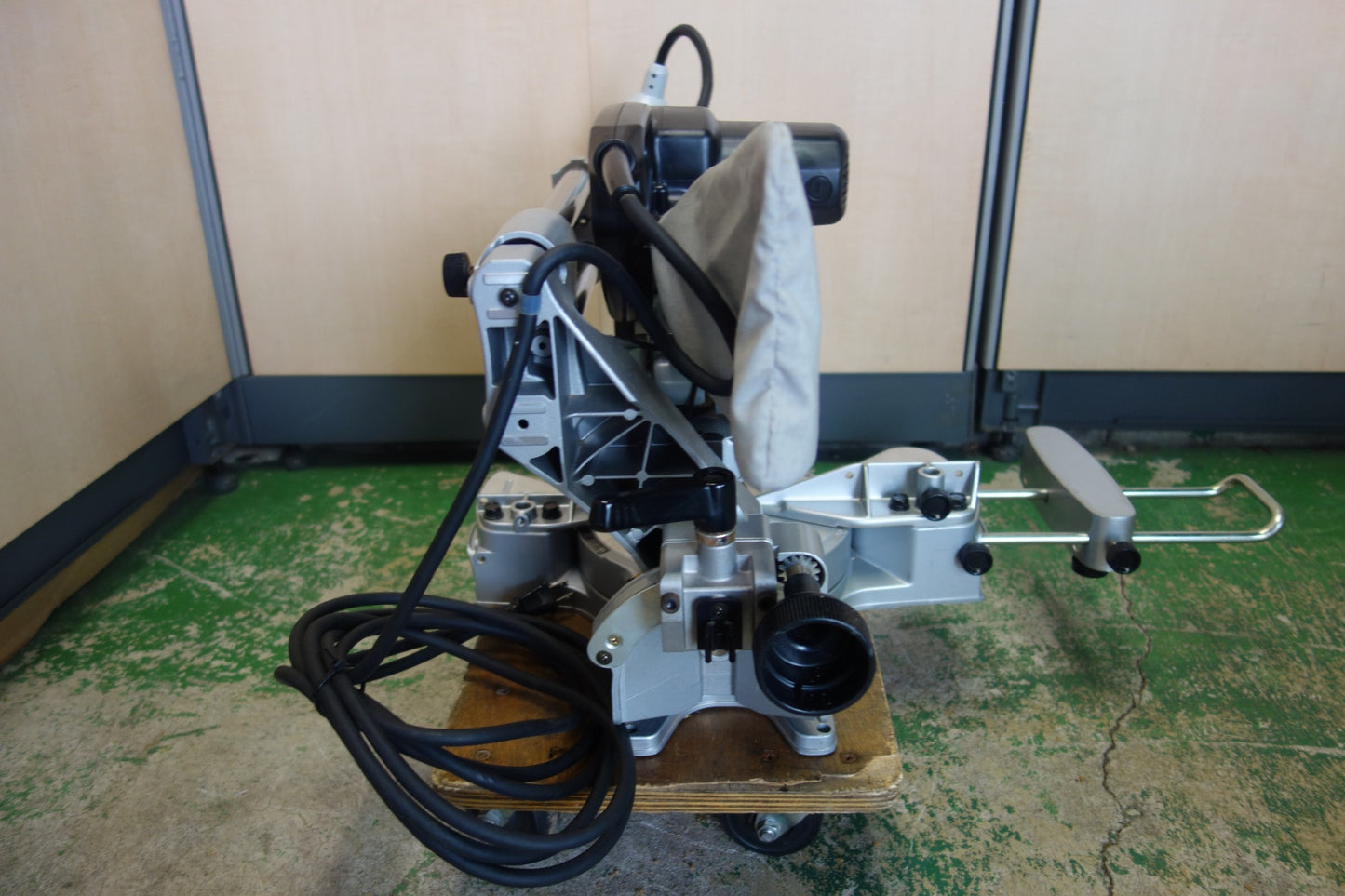 [送料無料] キレイ☆日立 190mm 卓上 スライド 丸のこ C7RSH 電動 工具 切断機 マルノコ 丸ノコ HITACHI☆