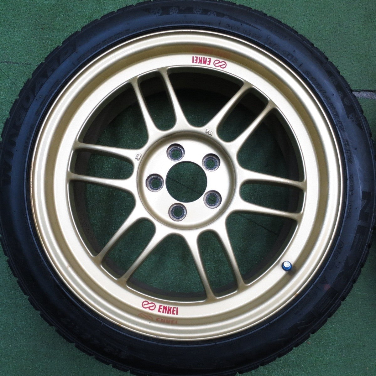 バリ溝！9.5分★GR86 BRZ 等 215/45R17 スタッドレス ネクセン WINGUARD Sport ENKEI RPF1 エンケイ 17インチ PCD100/5H★5030512Hス