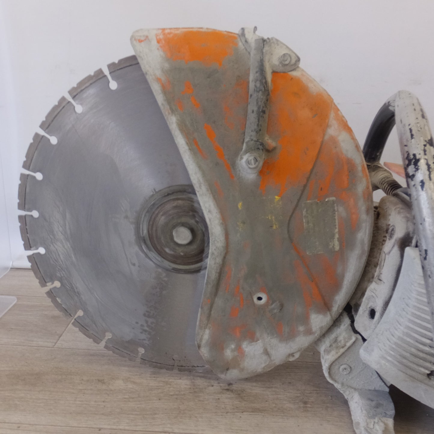 [送料無料] 岐阜発★スチール STIHL エンジンカットオフソー TS410　切断ディスク径	300mm　最大切込み深さ 100mm★