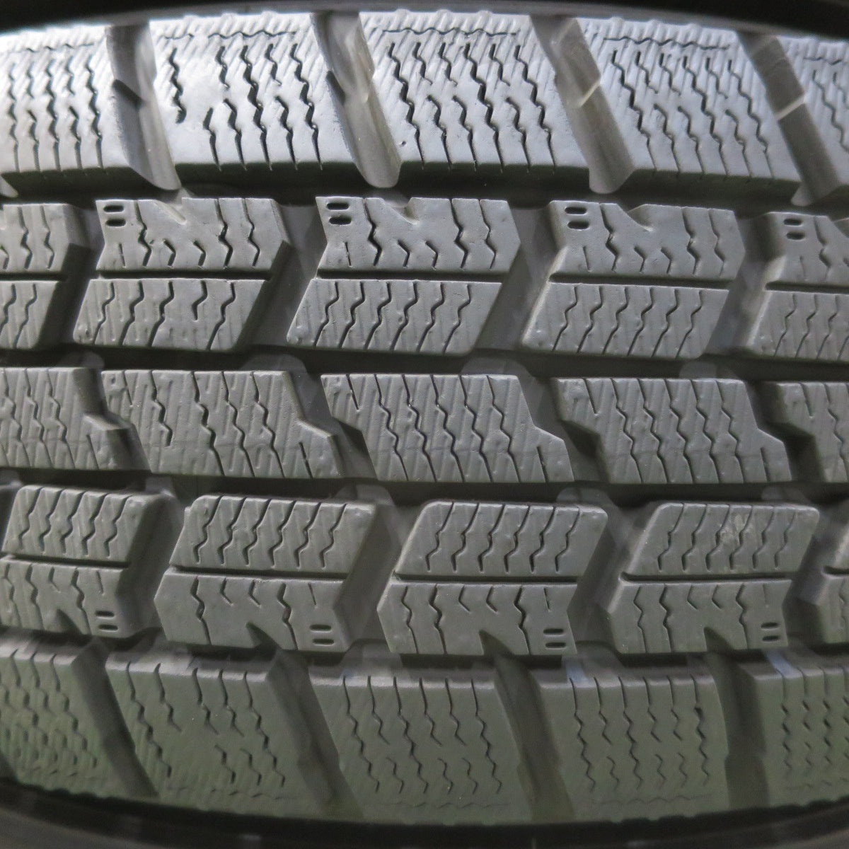 バリ溝！23年！キレイ！ほぼ10分★スタッドレス 165/65R14 グッドイヤー アイスナビ7 ravrion RS01 ラブリオン 14インチ PCD100/4H★5081802イス