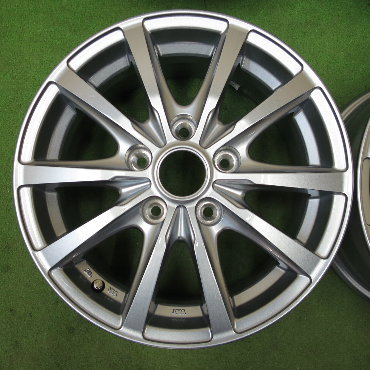 未使用！エンブレム付き★BALMINUM LS10 バルミナ 15インチ ホイール 15×6J PCD114.3/5H★6060903NGホ