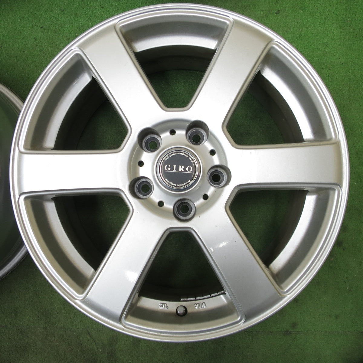 4本価格★GIRO ジーロ 17インチ 社外 アルミ ホイール 17×7J PCD114.3/5H★6052702NGホ