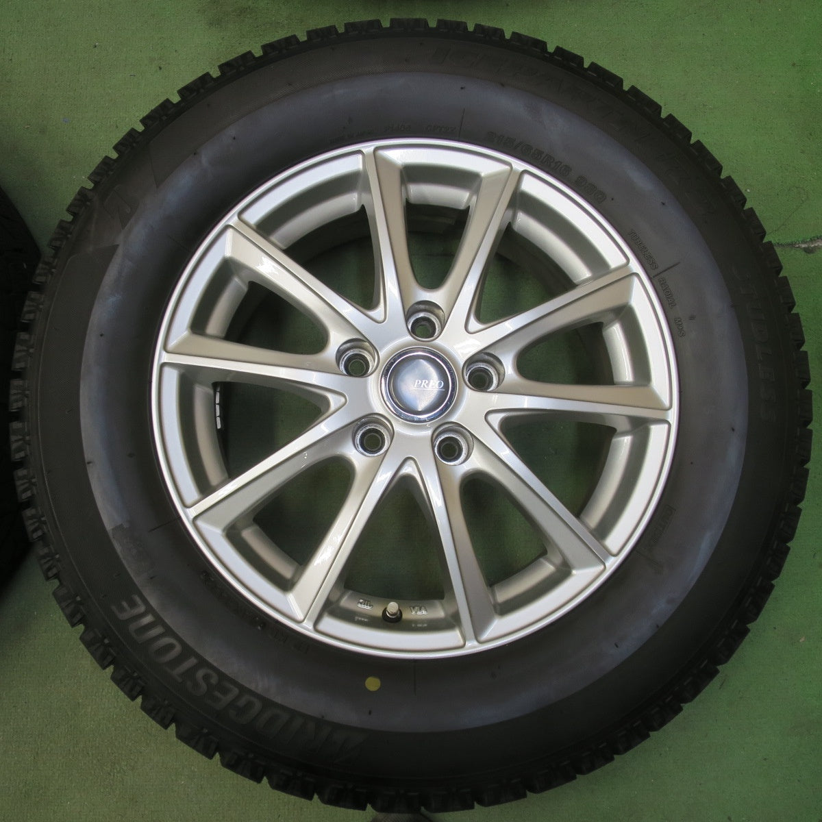 バリ溝！22年！キレイ！9.5分◎スタッドレス 215/65R16 ブリヂストン アイスパートナー2 PREO プレオ 16インチ PCD114.3/5H◎6100807イス