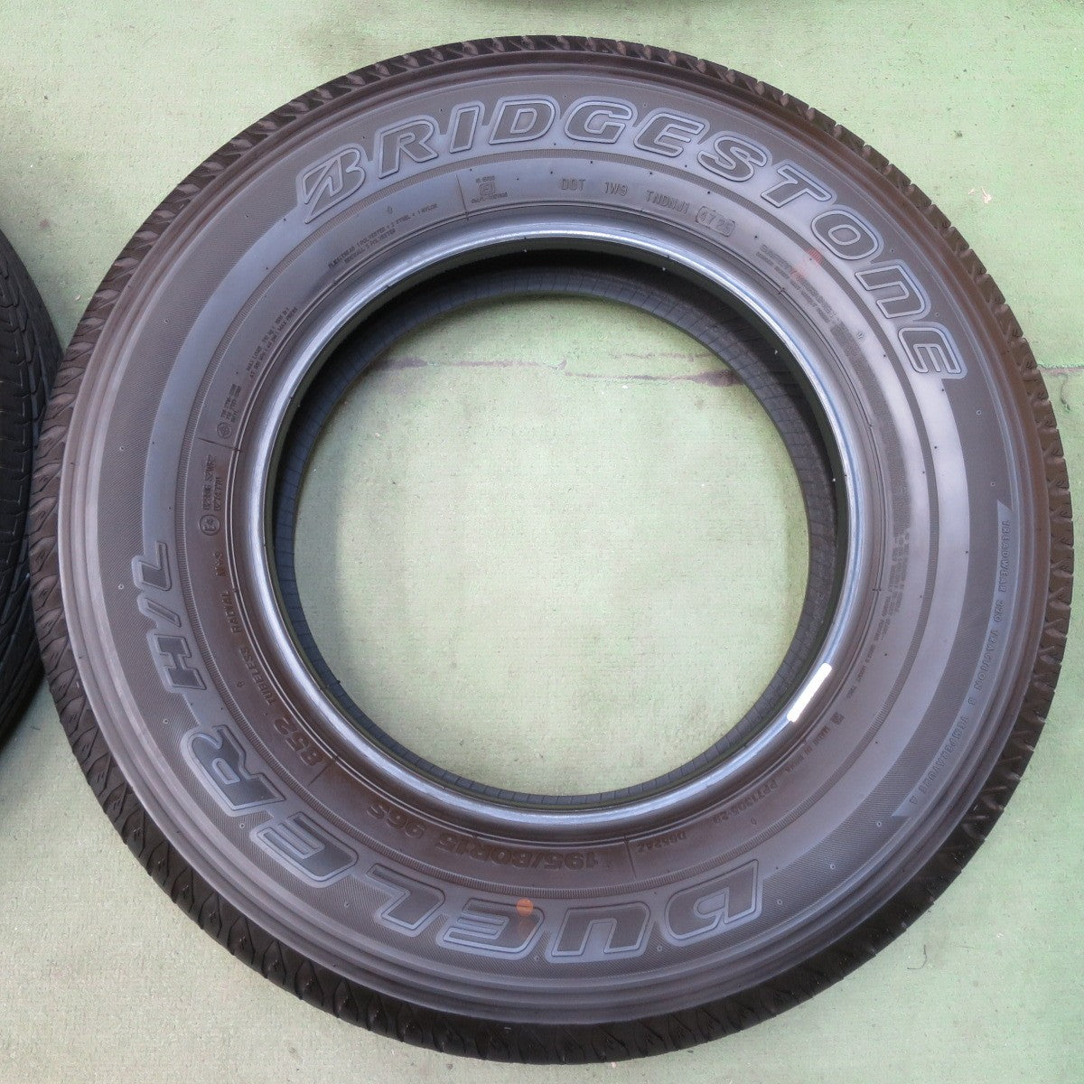 バリ溝！25年！9.5分◎195/80R15 ブリヂストン デューラー H/L 852 DUELER タイヤ 15インチ ジムニー シエラ ジムニー ノマド 等◎6082803イノタ