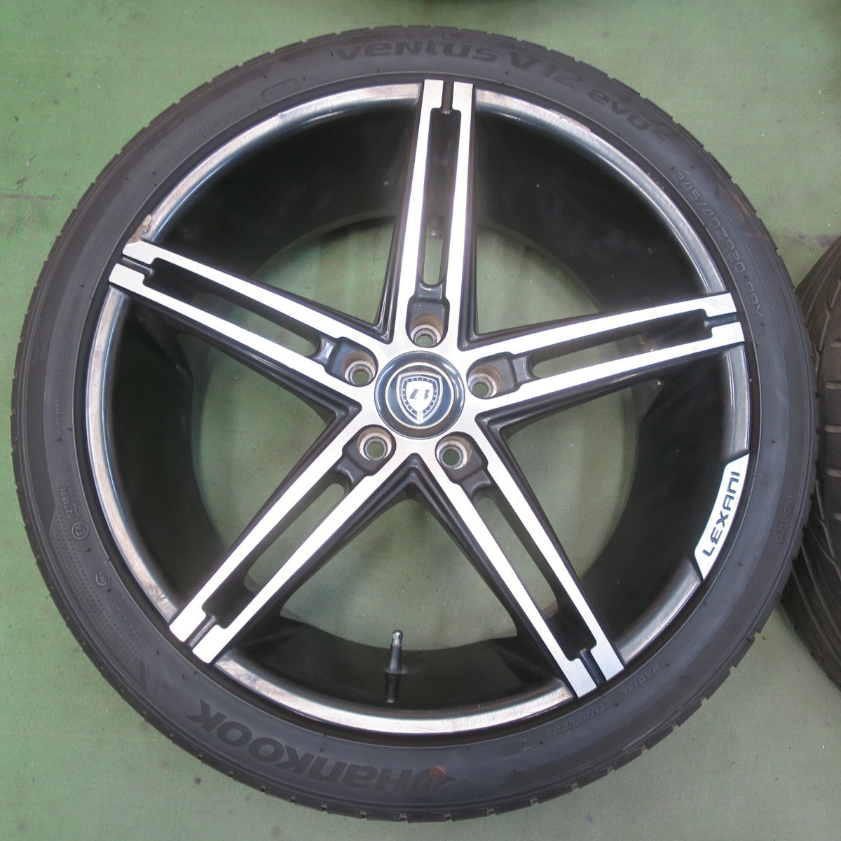 4本価格！22年◎245/40R20 ハンコック ベンタス V12 evo2 LEXANI レグザーニ 20インチ PCD114.3/5H◎6061801イノ