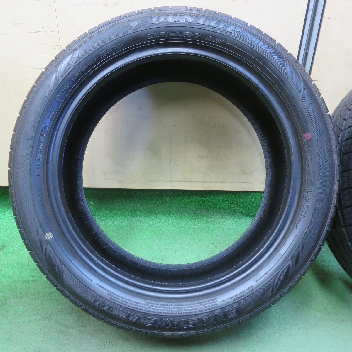 バリ溝！22年！9.5分以上★215/50R17 ダンロップ エナセーブ EC300 タイヤ 17インチ リーフ プリウスα インプレッサ 等★5112003イノタ