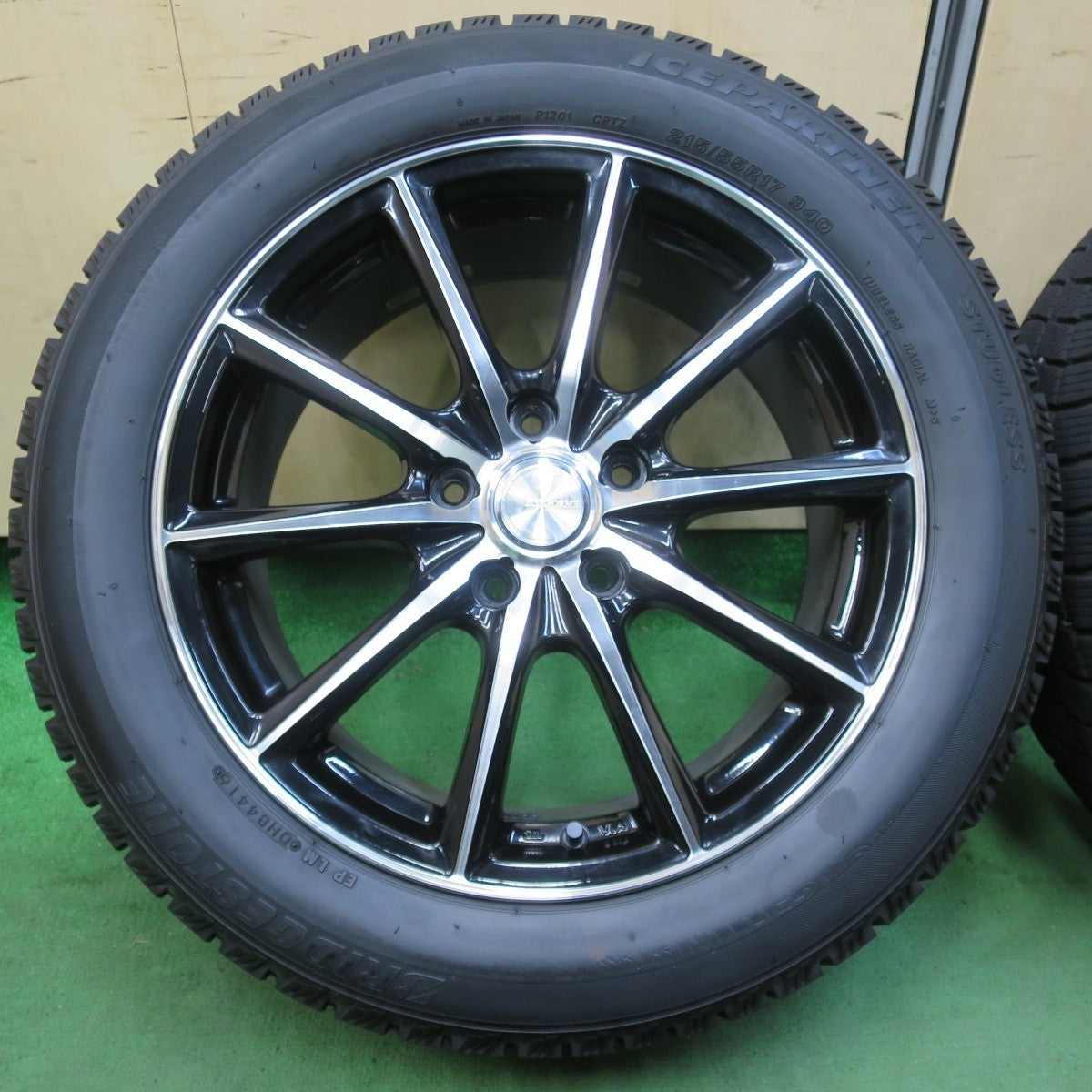 バリ溝！キレイ！9.5分★スタッドレス 215/55R17 ブリヂストン アイスパートナー ECO FORME エコフォルム 17インチ PCD114.3/5H★5021711イス