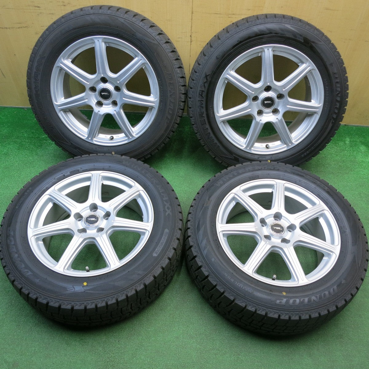 バリ溝！キレイ！9.5分以上★スタッドレス 225/60R17 ダンロップ ウインターマックス WM02 TOPRUN トップラン 17インチ PCD114.3/5H★6012201HAス