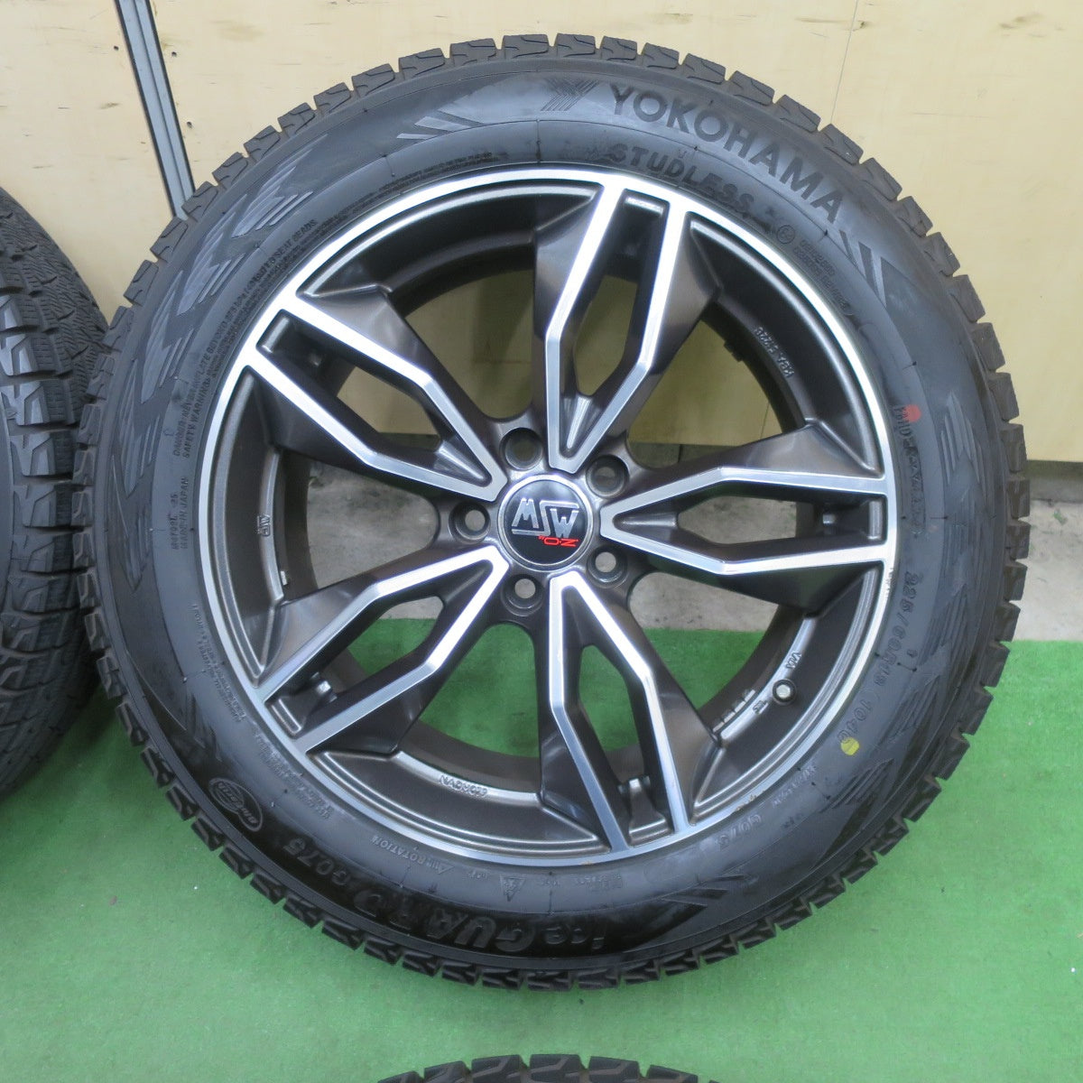 バリ溝！24年！9.5分★ベンツ アウディ 等 O・Z MSW71 225/60R18 スタッドレス ヨコハマ アイスガード G075 18インチ OZ PCD112/5H★6040202TTス