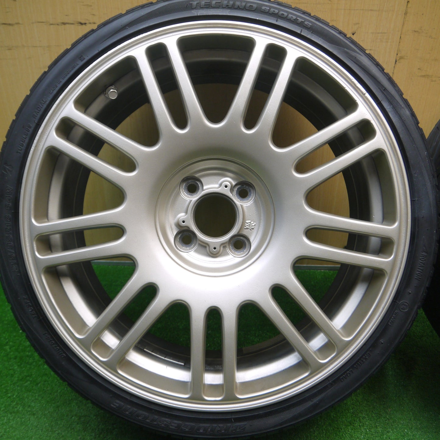 [送料無料] バリ溝！キレイ！9分★RACING SPARCO 215/35R18 ブリヂストン テクノスポーツ レーシングスパルコ 18インチ PCD100/4H★4122308Hノ