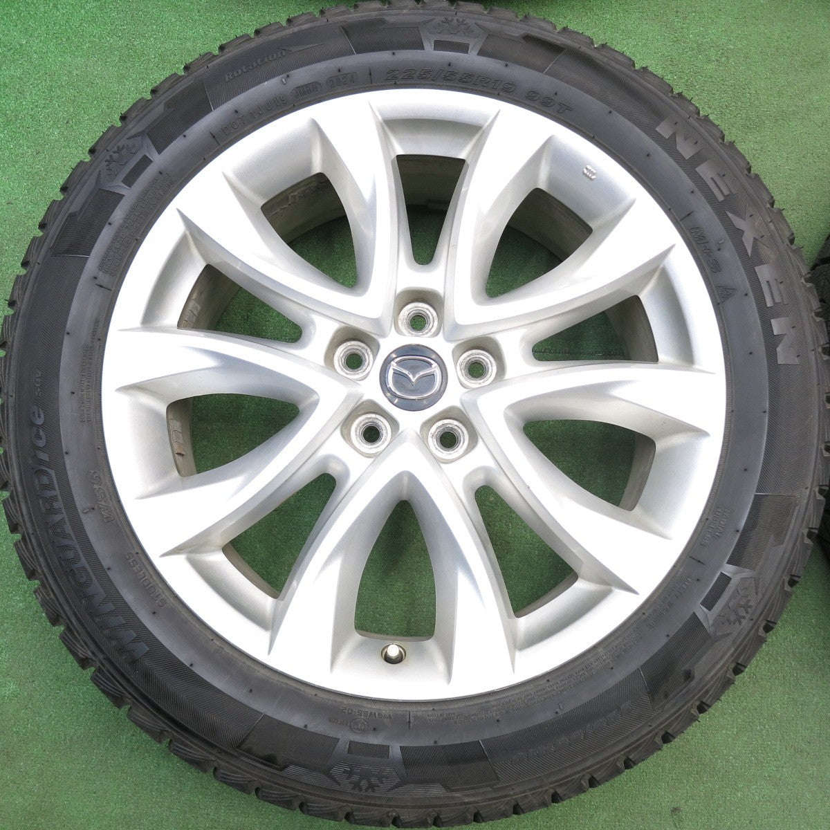 バリ溝！24年！キレイ！9.5分★マツダ CX-5 純正 225/55R19 スタッドレス ネクセン ウィンガード アイス SUV 19インチ CX5 PCD114.3/5H★6031506HAス