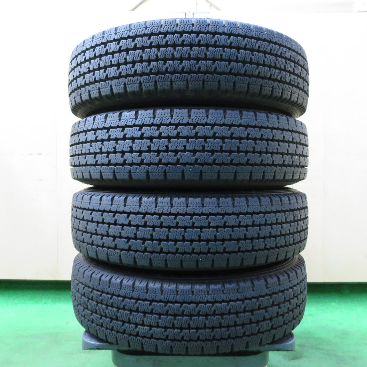 *送料無料* バリ溝！23年！キレイ！9.5分★スタッドレス 155/80R14 トーヨー デルベックス 935 SIBILLA NEXT F05 シビラ 14インチ PCD100/4H★4060509イス