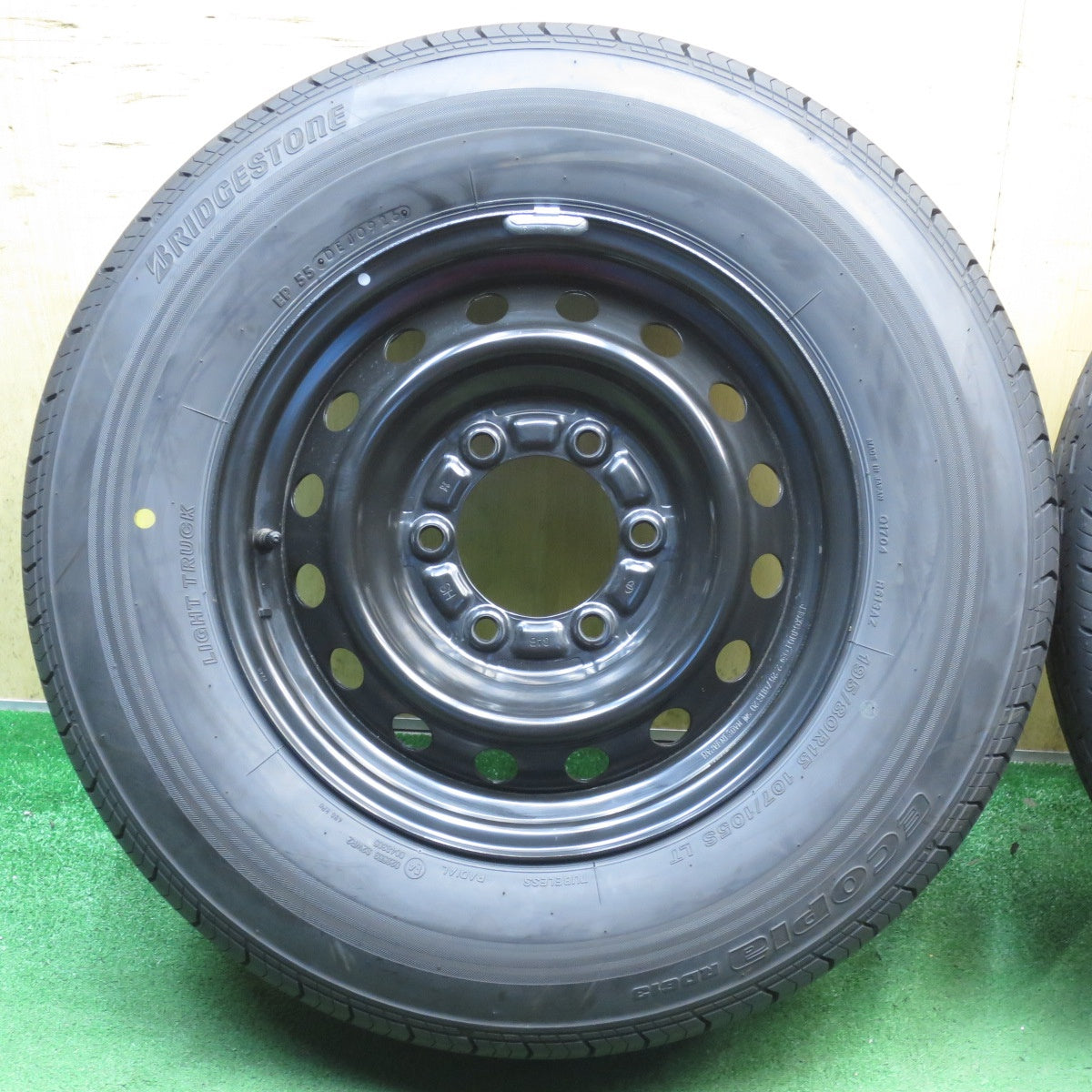 新車外し！26年◎トヨタ ハイエース 純正 スチール 195/80R15 107/105S ブリヂストン エコピア RD613 15インチ PCD139.7/6H◎6091912NJノ