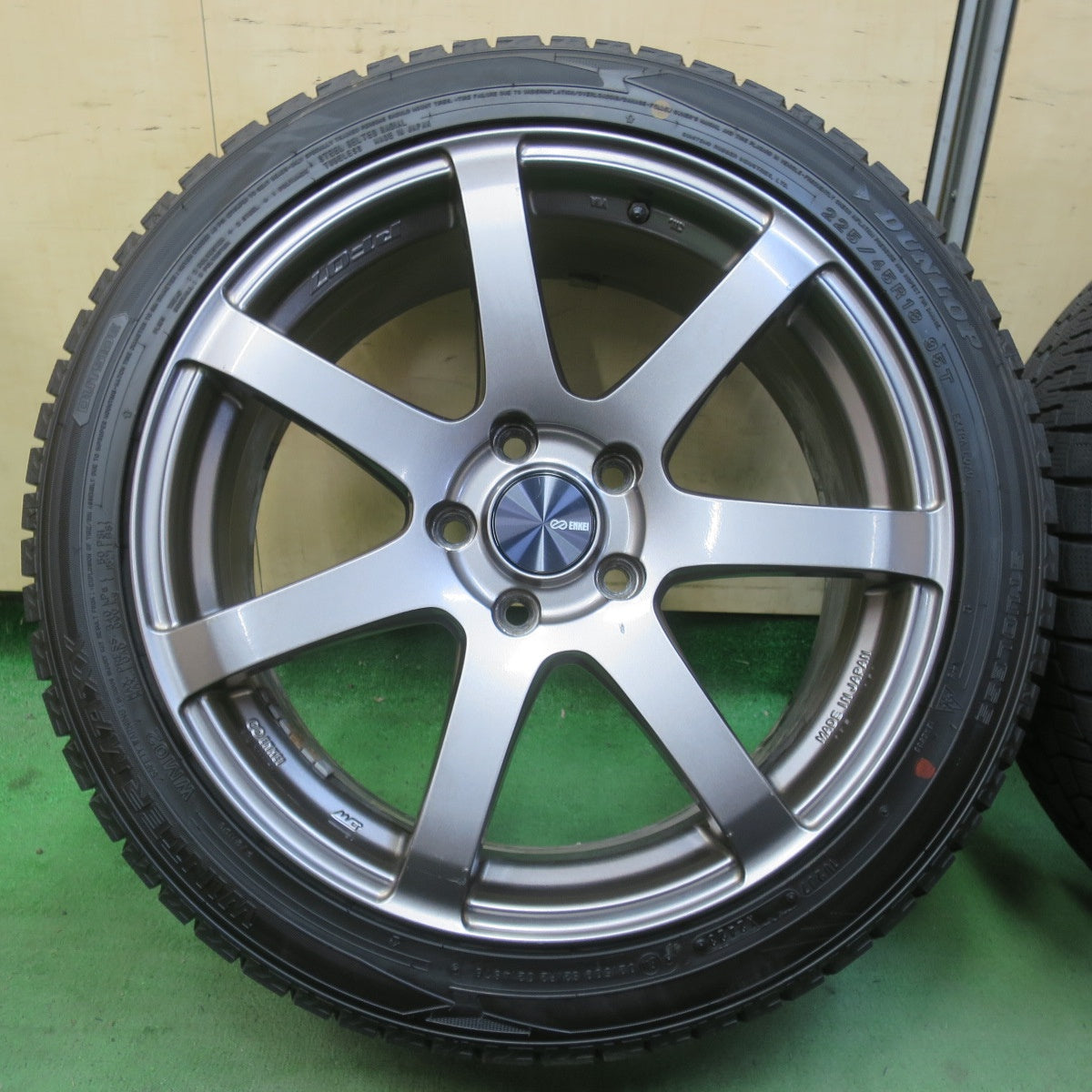 バリ溝！23年！9.5分★ENKEI PF07 スタッドレス 225/45R18 ダンロップ ウインターマックス WM02 エンケイ 18インチ PCD114.3/5H★6040608イス