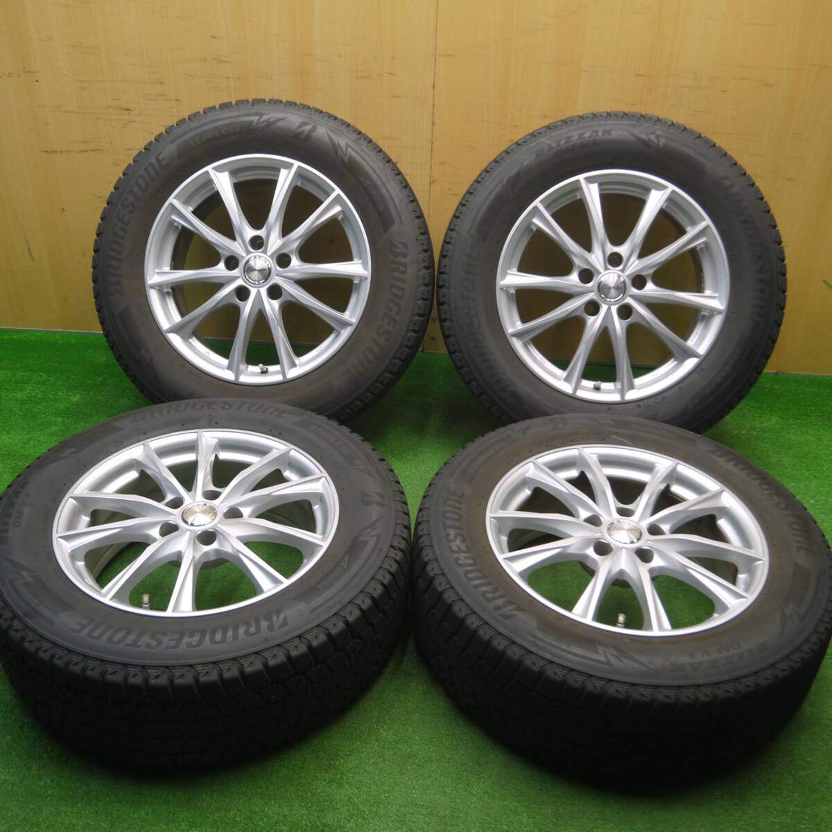バリ溝！21年！キレイ！9.5分★スタッドレス 225/65R17 ブリヂストン ブリザック DM-V3 Exceeder エクシーダー 17インチ PCD114.3/5H★4112205Hス