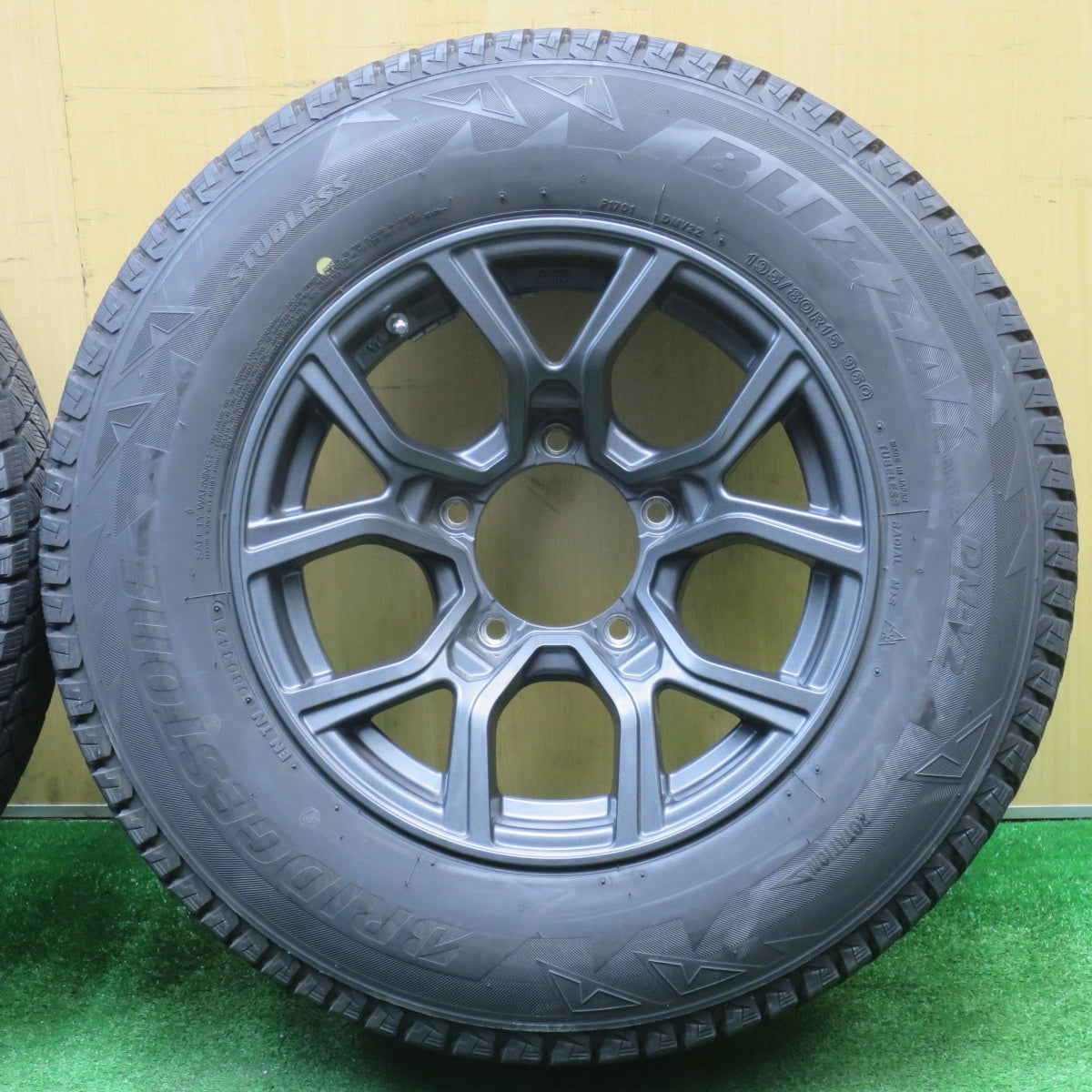 バリ溝！21年！キレイ！8.5分★スタッドレス 195/80R15 ブリヂストン ブリザック DM-V2 社外 アルミ 15インチ PCD139.7/5H★5111801NJス