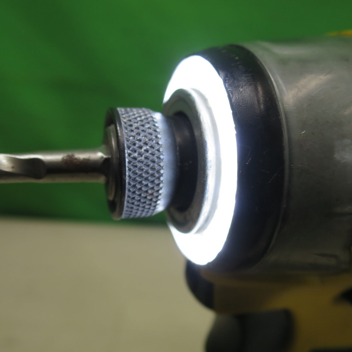 [送料無料] バッテリー2個☆マキタ 充電式 インパクトドライバー TD173D GXFY 電動 工具 makita 18V イエロー 充電器 DC18RF☆