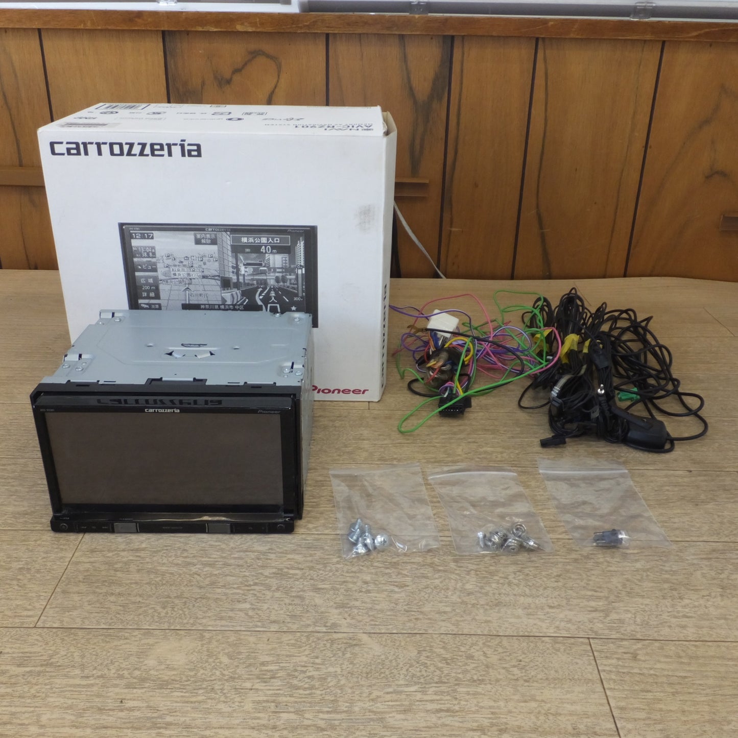 [送料無料] ★カロッツェリア carrozzeria AV一体型メモリーナビゲーション 楽NAVI AVIC-RZ901 パイオニア Pioneer★