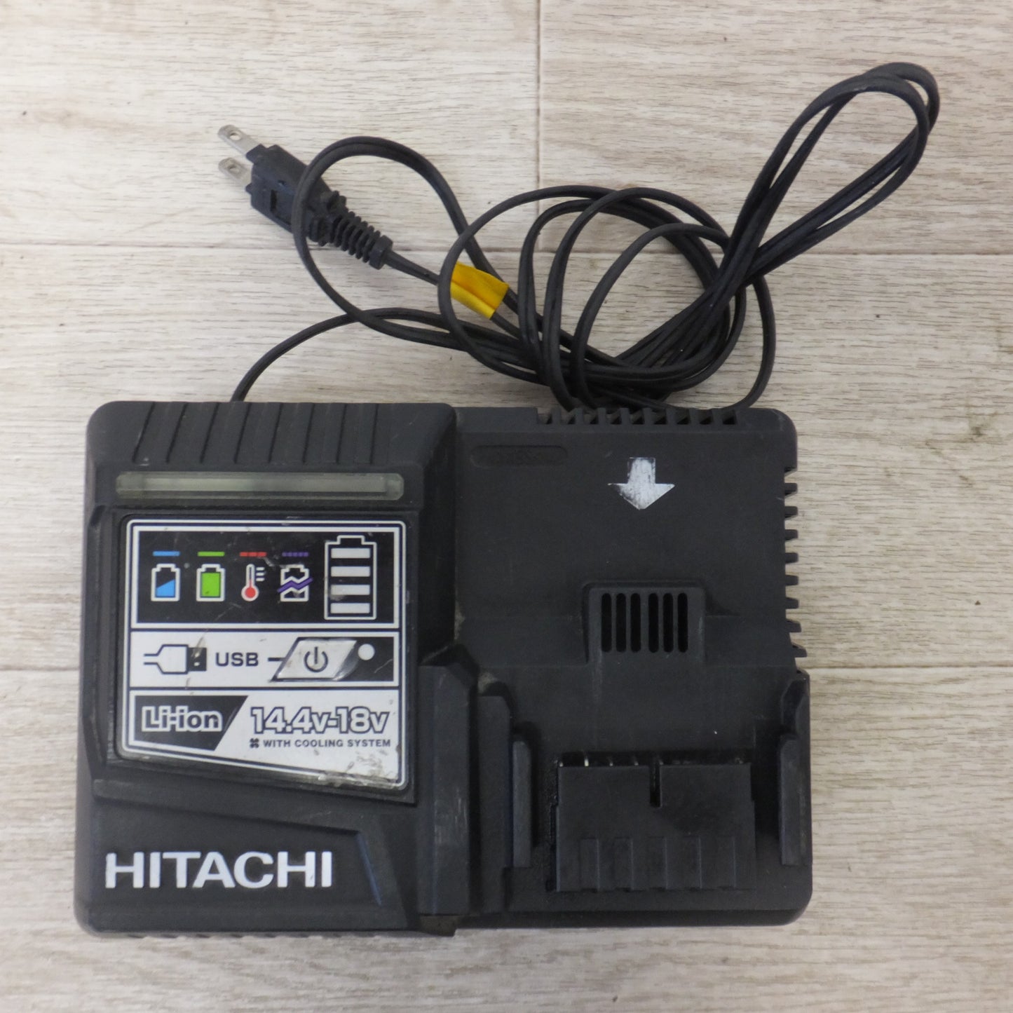 [送料無料] ★日立 HITACHI 急速充電器 UC18YDL　入力 100V 50/60Hz 480VA　出力 DC18-14.4V 12A　USB端子 5V 2A★