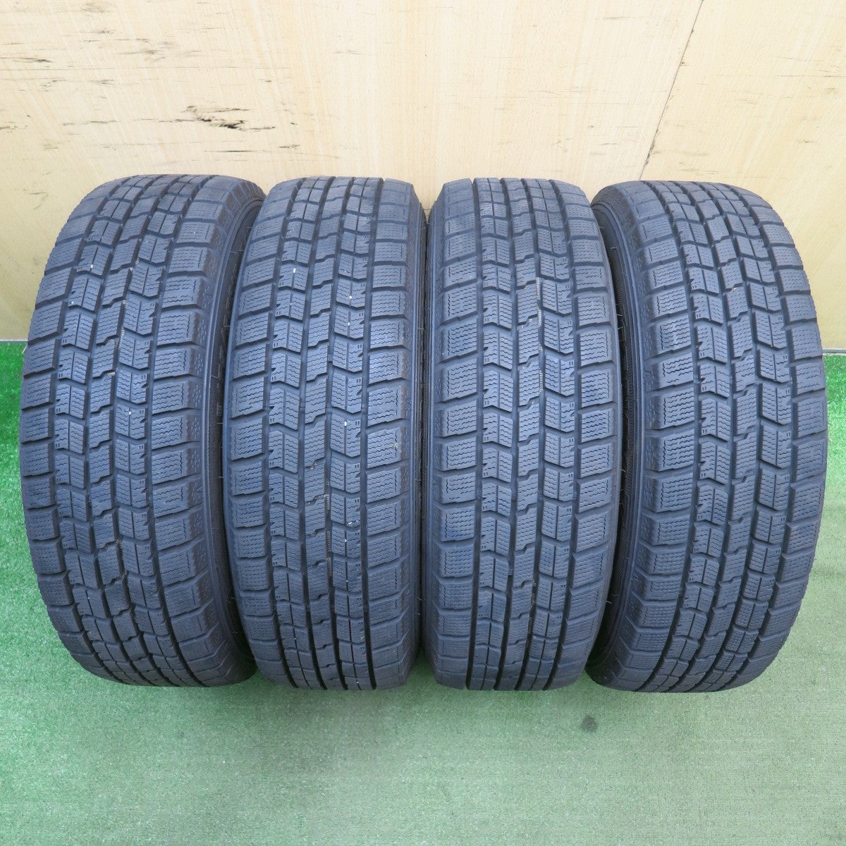 バリ溝！24年！キレイ！9.5分以上★スタッドレス 175/65R15 グッドイヤー アイスナビ7 ravrion LUMIERE ラブリオン 15インチ PCD100/4H★5051707NJス