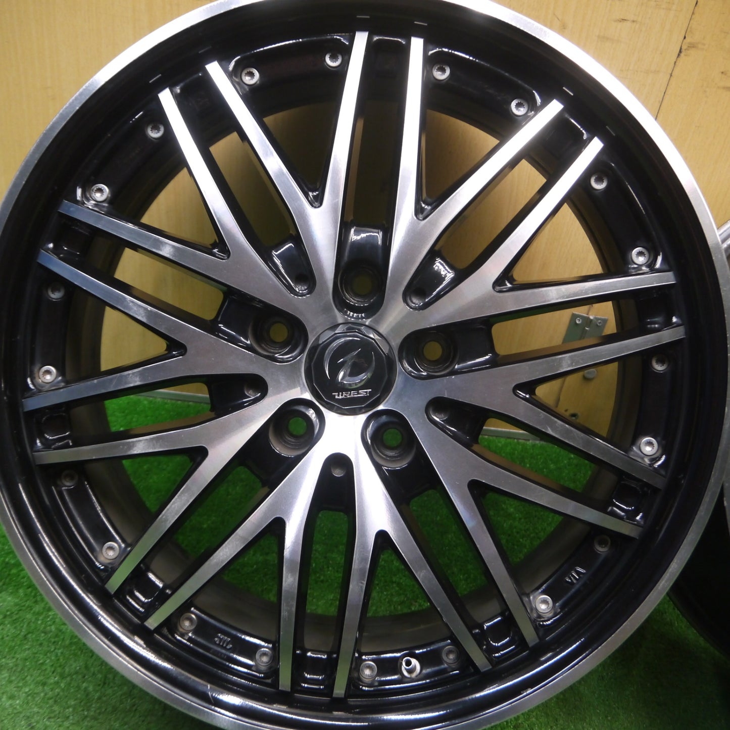 [送料無料] 4本価格★WREST WM-3 18インチ ホイール ヴァレスト 18×7J PCD114.3/5H★5012002Hホ