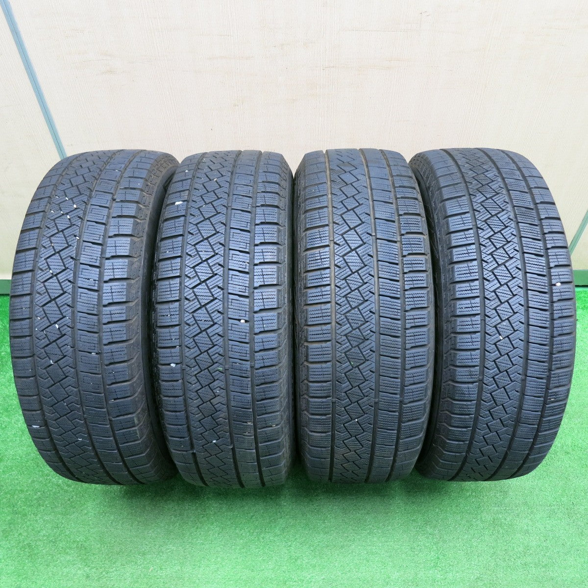 [送料無料] バリ溝！22年！9分★ボルボ 等 MSW O・Z 205/55R16 スタッドレス ピレリ アイスゼロ アシンメトリコ 16インチ OZ PCD108/5H★4111308TNス