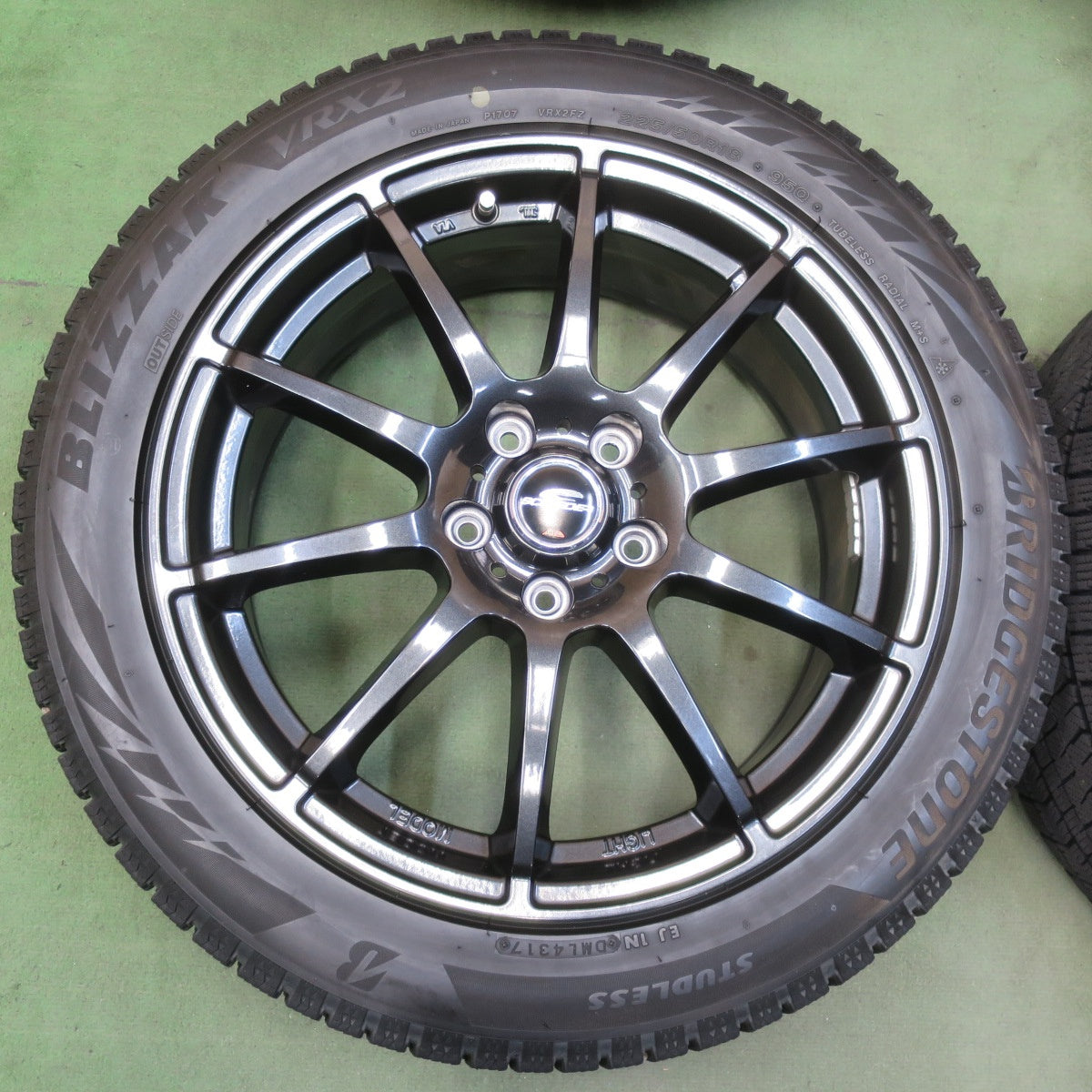 バリ溝！キレイ！9分◎スタッドレス 225/50R16 ブリヂストン ブリザック VRX2 SCHNEIDER MiD シュナイダー 18インチ PCD114.3/5H◎6081213イス
