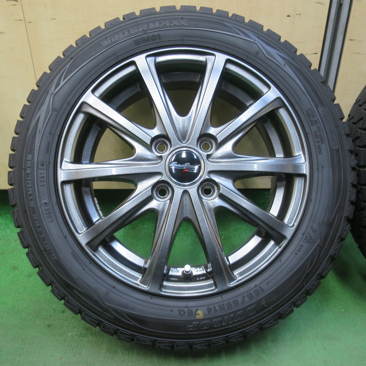 超バリ溝！キレイ！9.5分以上★スタッドレス 155/65R14 ダンロップ ウインターマックス WM01 EuroSpeed MANARAY SPORT ユーロスピード 14インチ PCD100/4H★6011707イス