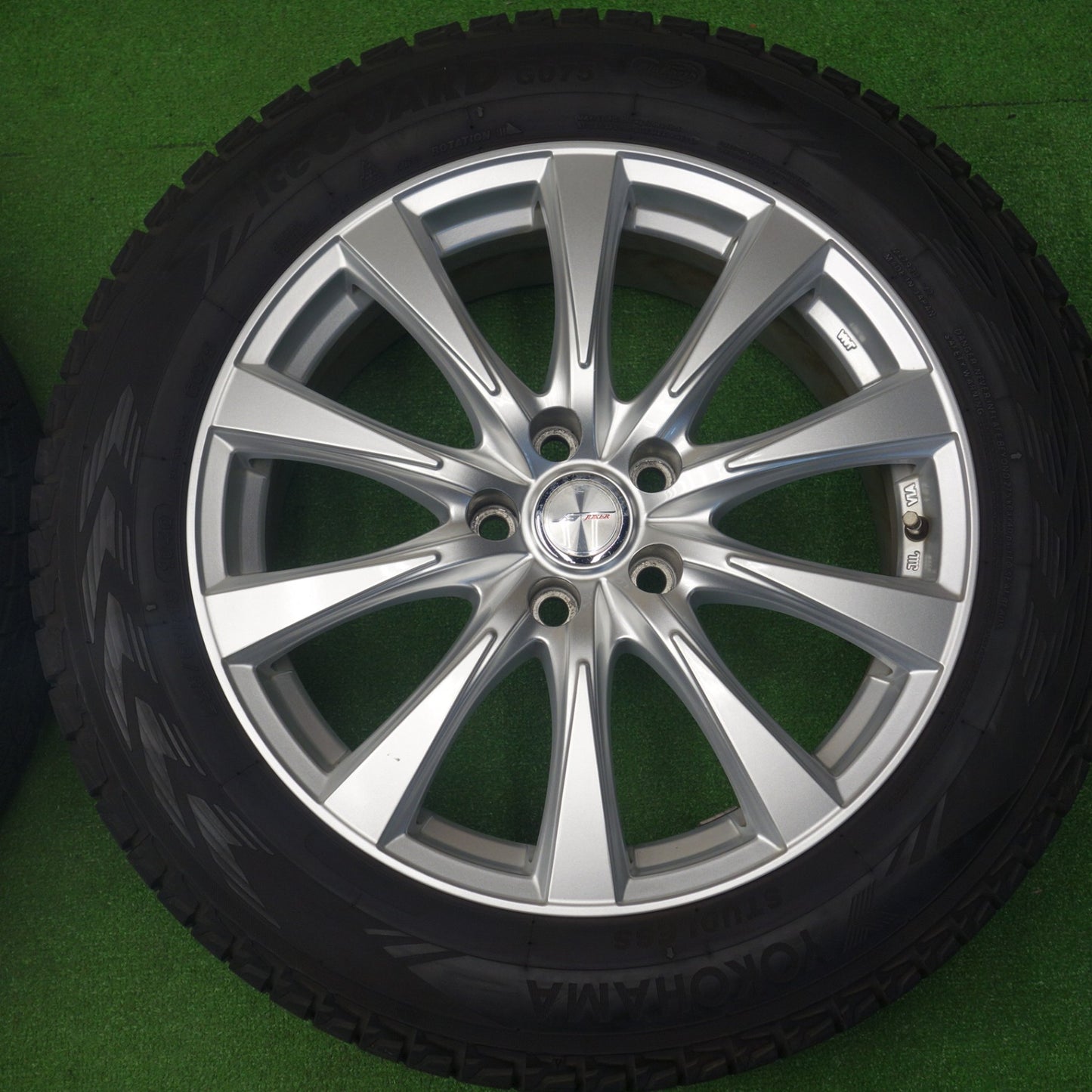 バリ溝！キレイ！9分★スタッドレス 225/60R18 ヨコハマ アイスガード G075 JOKER ジョーカー 18インチ PCD114.3/5H★6031902KTス