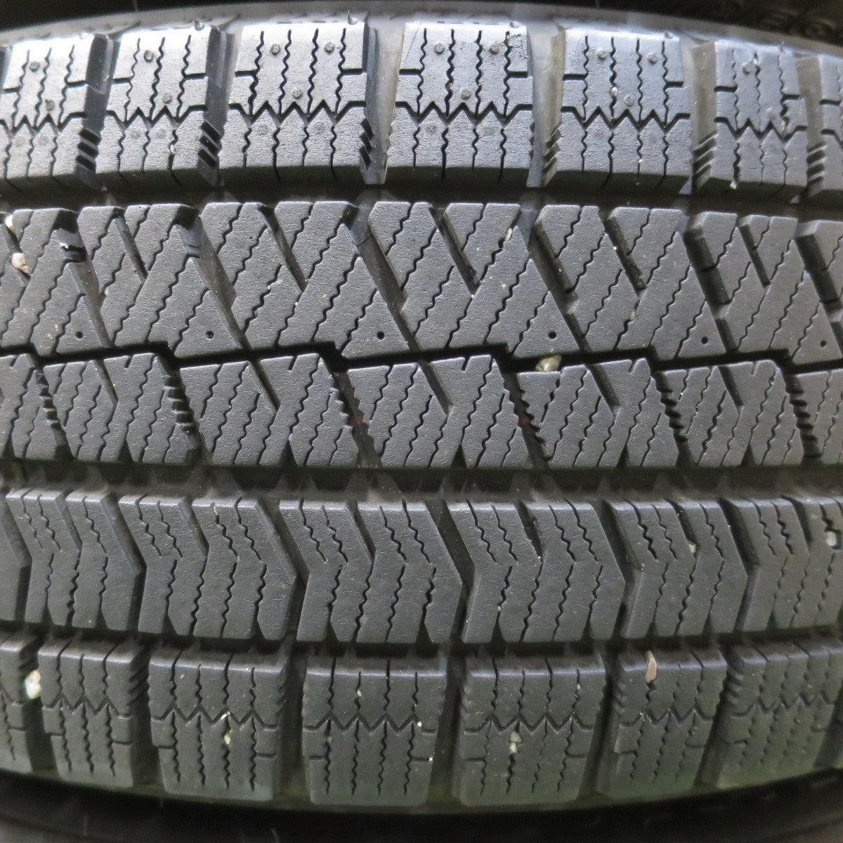 バリ溝！22年！キレイ！9.5分以上★プリウス 等 195/65R15 スタッドレス ブリヂストン ブリザック VRX2 VELVA SPORTZ ヴェルヴァ 15インチ PCD100/5H★6012005イス