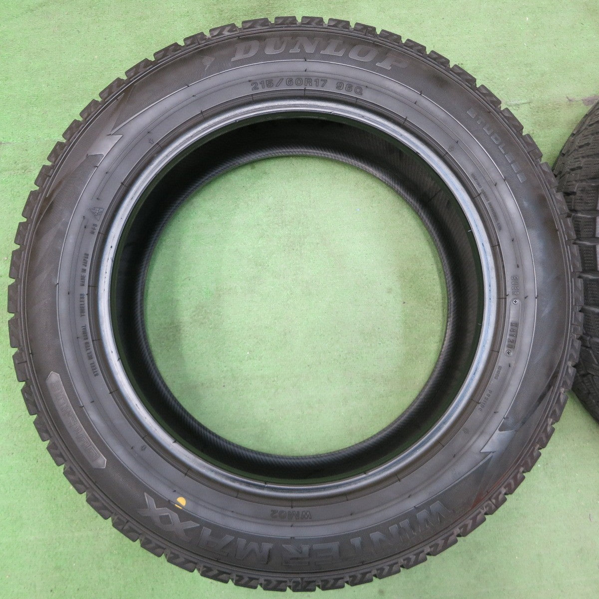 [送料無料] バリ溝！20年！9.5分★スタッドレス 215/60R17 ダンロップ ウインターマックス WM02 タイヤ 17インチ エスティマ C-HR 等★4123006イスタ