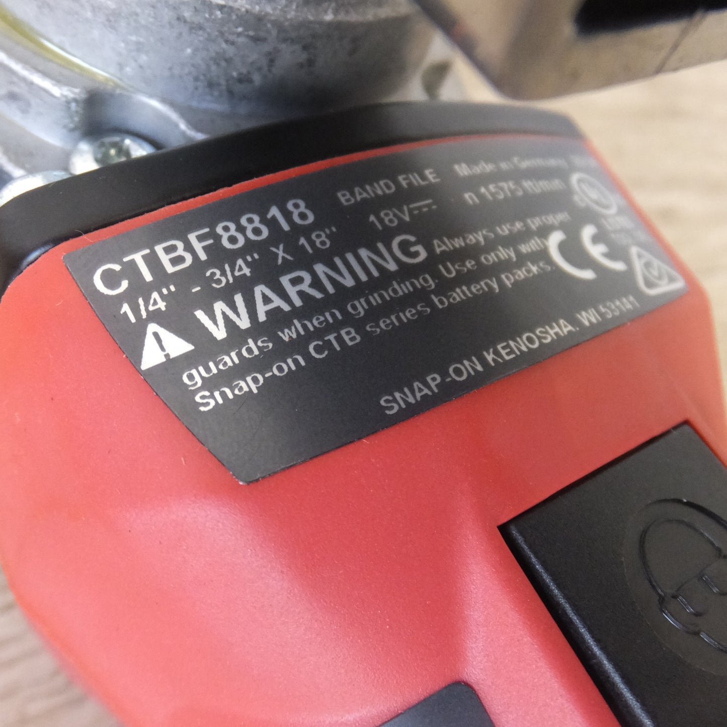 ★スナップオン Snap-on モンスター リチウム コードレス バンドファイルサンダー CTBF8818DB　バッテリ なし★ [送料無料]