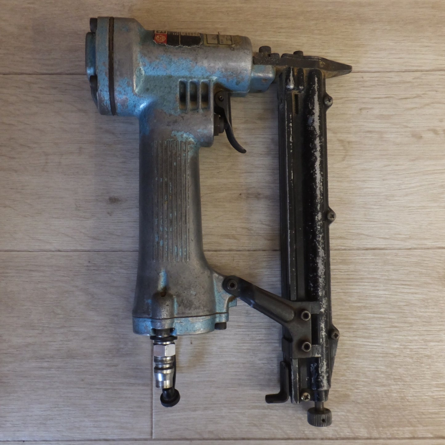 [送料無料] ★マックス MAX エアネイラ 釘打機 スーパーフィニッシュネイラ  TA-35B/SF50M0　日立 HITACHI 25mm カラー釘打機 NT-25A　セット★