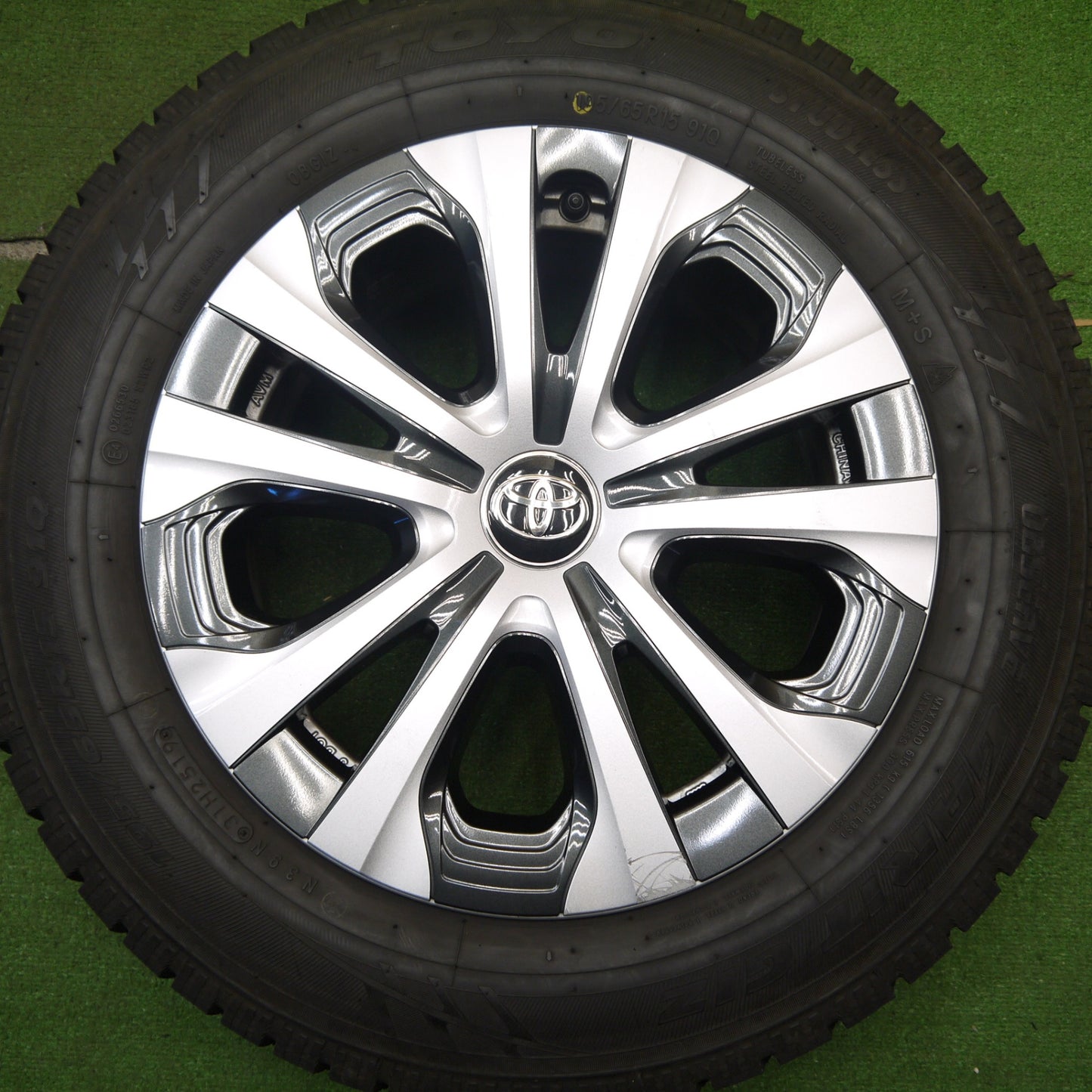 [送料無料] バリ溝！キレイ！9.5分★トヨタ 50系 プリウス 純正 195/65R15 スタッドレス トーヨー オブザーブ ガリット GIZ 15インチ PCD100/5H★5031803Hス