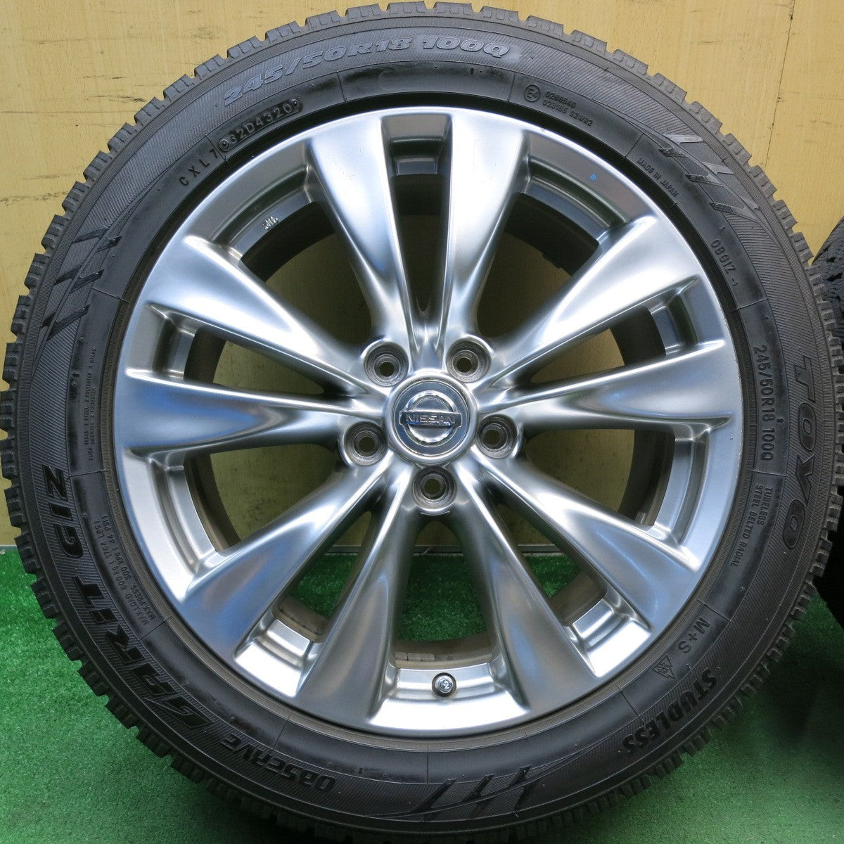 バリ溝！9.5分◎日産 Y51 フーガ 純正 245/50R18 スタッドレス トーヨー オブザーブ ガリット GIZ 18インチ PCD114.3/5H◎6100408HAス