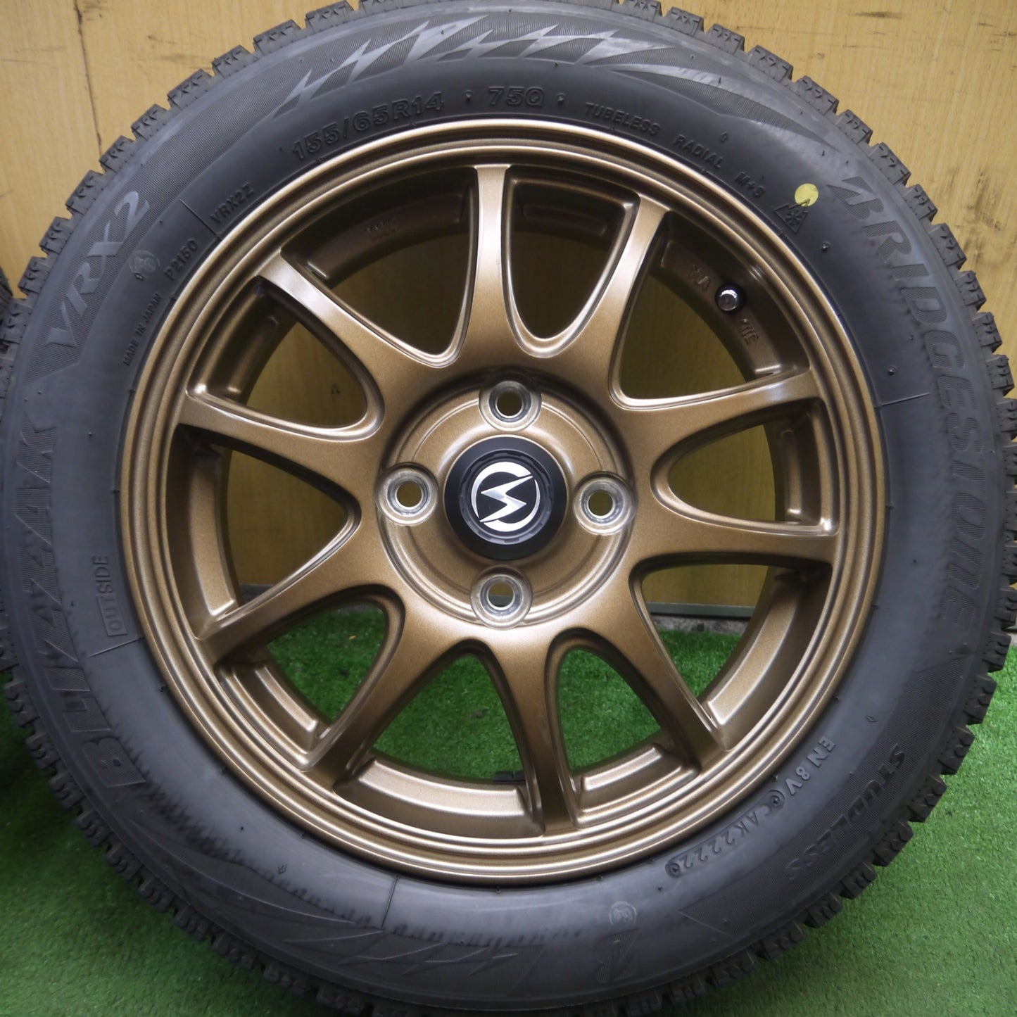 *送料無料* バリ溝！22年！キレイ！9.5分★スタッドレス 155/65R14 ブリヂストン ブリザック VRX2 S-HOLD 14インチ PCD100/4H★4031503Hス