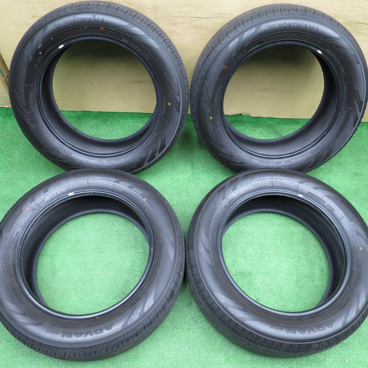 バリ溝！25年！9.5分★225/60R18 ヨコハマ アドバン V03 タイヤ 18インチ 40系 アルファード ヴェルファイア 等★6012402NKノタ