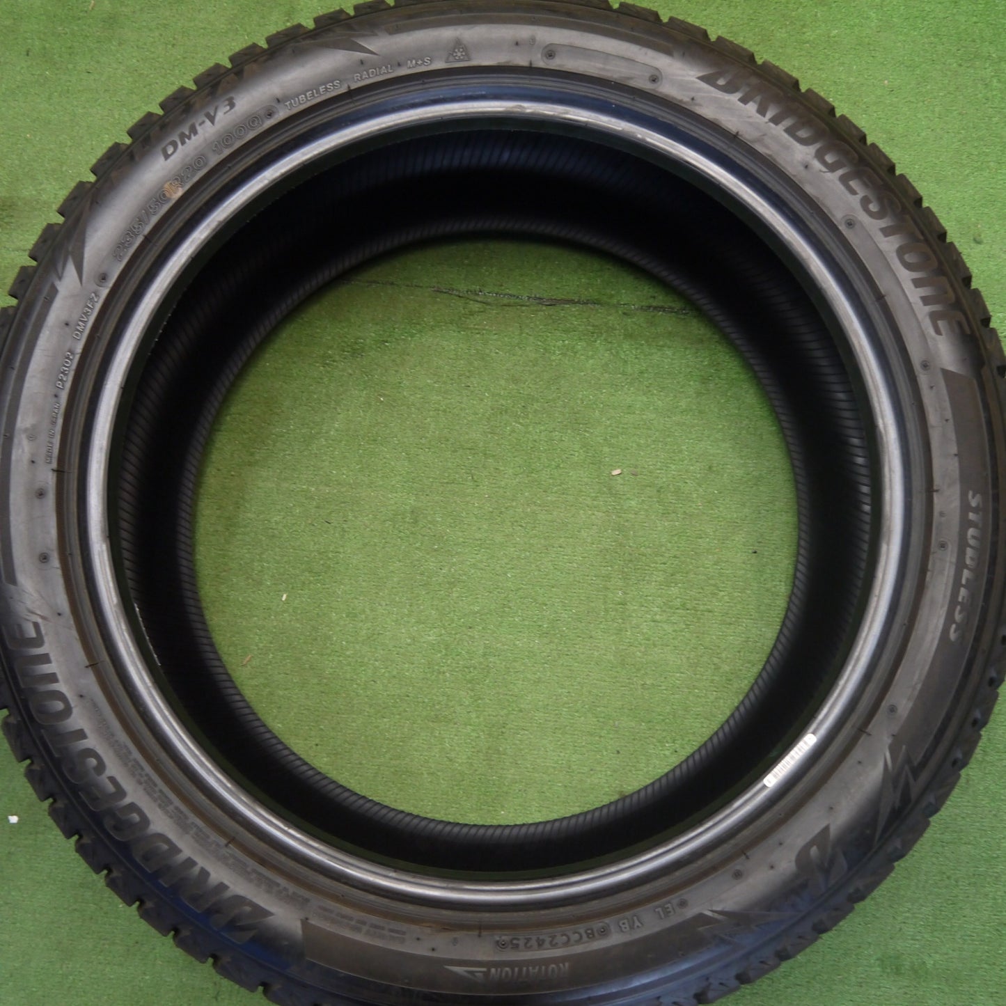 バリ溝！25年！9.5分★スタッドレス 235/50R20 ブリヂストン ブリザック DM-V3 タイヤ 20インチ レクサス NX クラウン クロスオーバー bZ4X CX-60 CX-8 等★6050106Hスタ