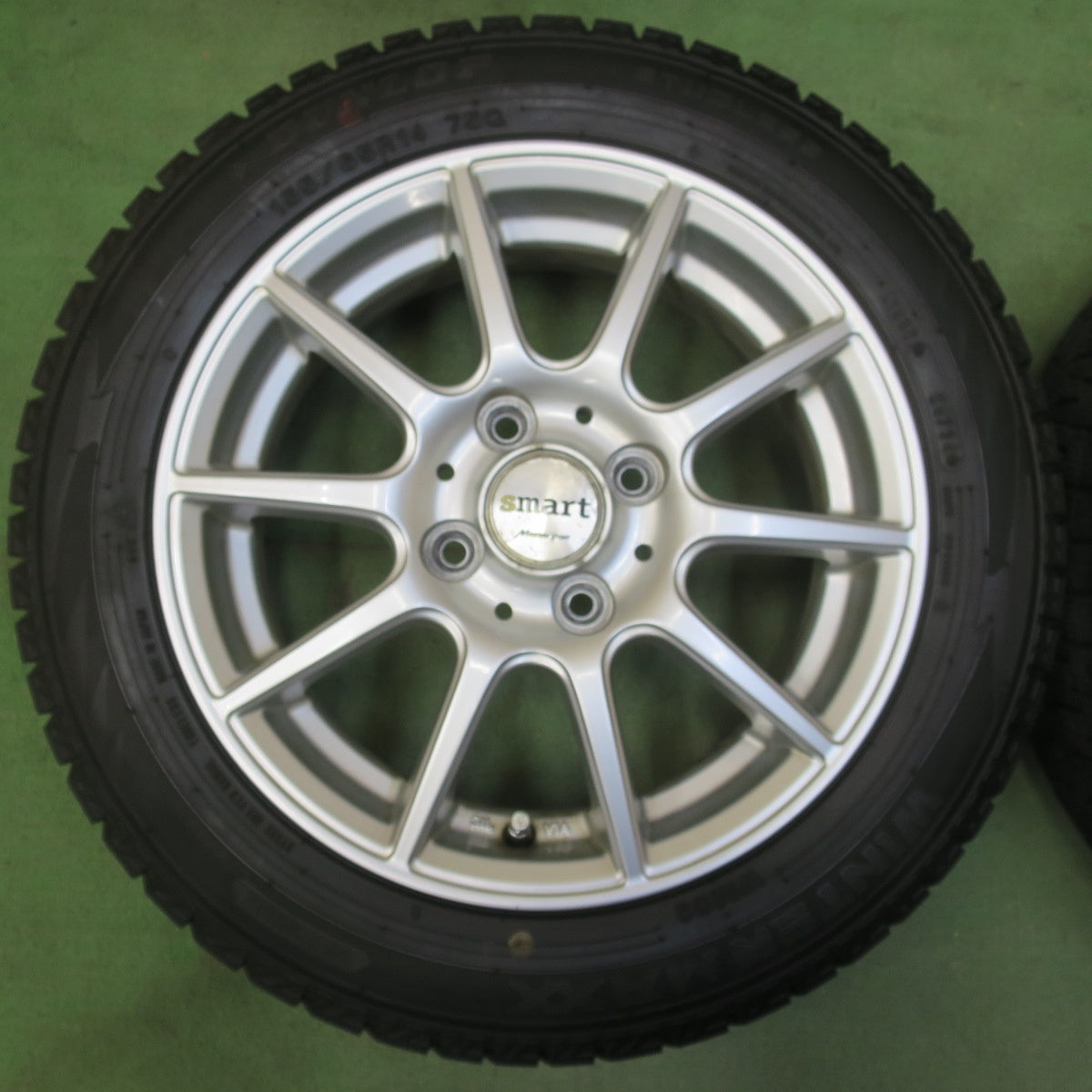 バリ溝！24年！キレイ！9.5分以上◎スタッドレス 155/65R14 ダンロップ ウインターマックス WM02 smart MANARAY SPORT スマート マナレイ 14インチ PCD100/4H◎6080902イス