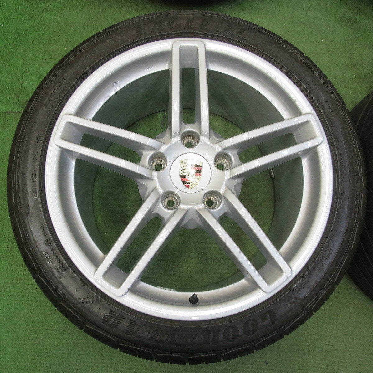 キレイ★ポルシェ 991 911 カレラ2 純正 235/40R19 285/35R19 グッドイヤー イーグル F1 アシメトリック2 19インチ PCD130/5H★5103011イノ