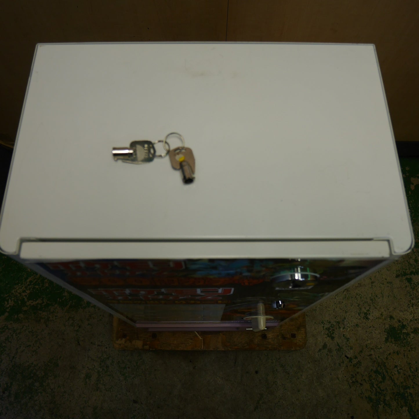 [送料無料] 鍵2個付き☆DAITO ダイト 手動式 自動 販売機 DF-5 トレカ トレーディング カード 自販機 ガチャ ポケモン カードゲーム 現状品②☆