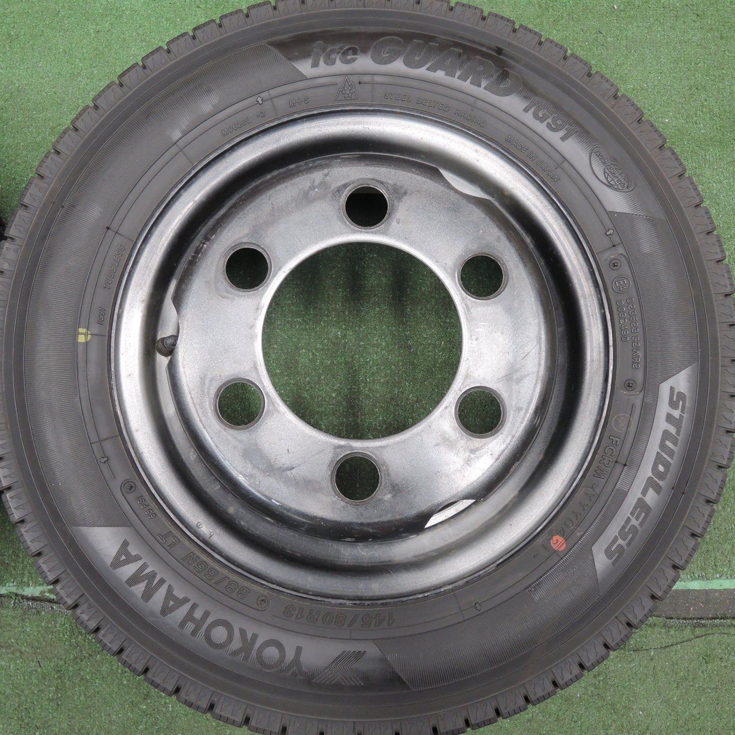 *送料無料* バリ溝！21年！9分★トラック タイヤ 145/80R13 88/86N スタッドレス ヨコハマ アイスガード iG91 スチール PCD184.15/6H★4031608HAス