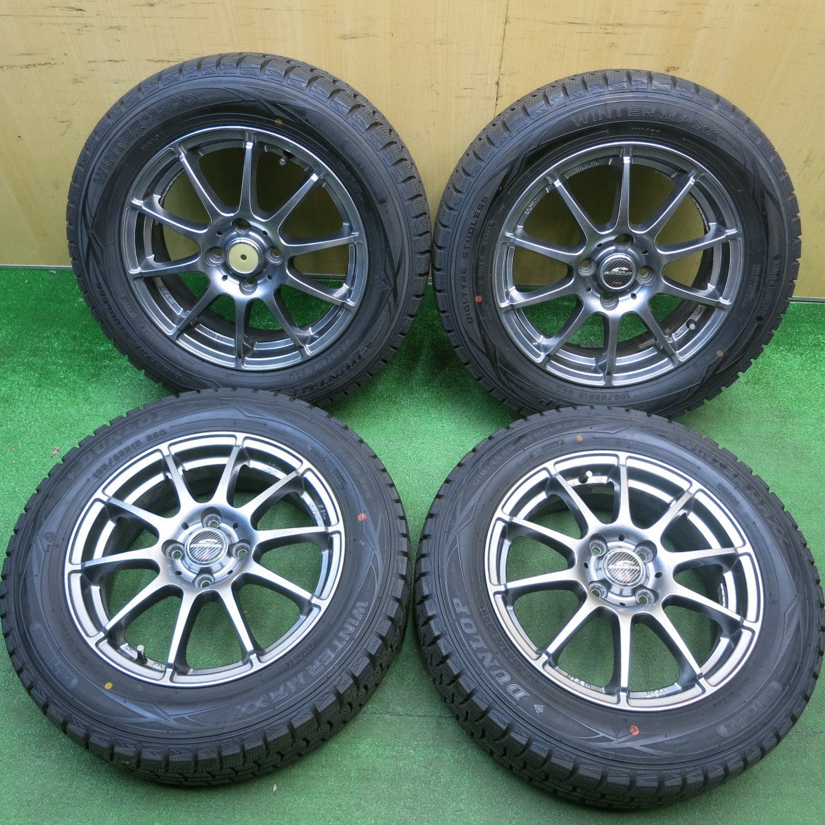 バリ溝！キレイ！9.5分★スタッドレス 185/65R15 ダンロップ ウインターマックス WM01 SCHNEIDER シュナイダー 15インチ PCD100/4H★6012505HAス